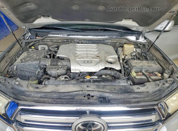 JTMCY7AJ4G4043491 2016 TOYOTA LAND Серебряный Вид задней части салона