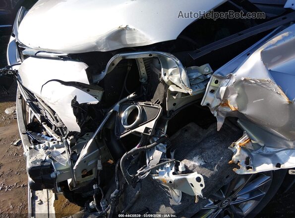 JTMDFREV5JJ204670 2018 TOYOTA LIMITED Silver Rear view