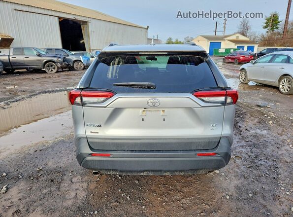 JTMF1RFV9KJ013275 2019 TOYOTA LE Silver უკანა ხედი