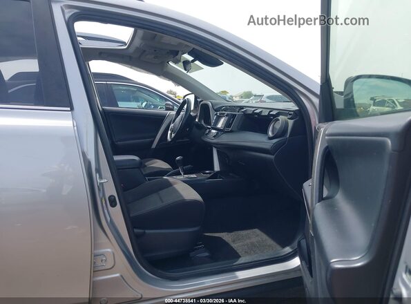 JTMWFREV0JJ201149 2018 TOYOTA LE Silver Front interior view