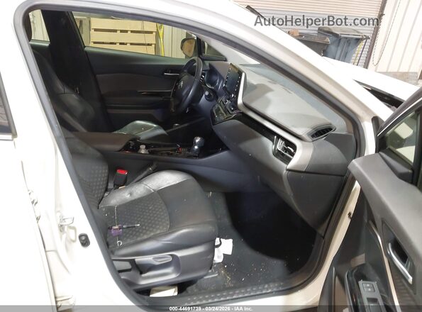 JTNKHMBX2L1085534 2020 TOYOTA LIMITED Белый Вид салона спереди
