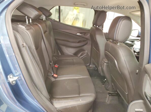 KL4AMESLXTB011118 2026 BUICK ENCORE Синий Вид задней части салона