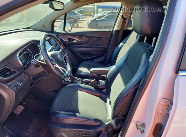 KL4CJASB7HB047941 2017 BUICK ENCORE Белый Вид салона спереди