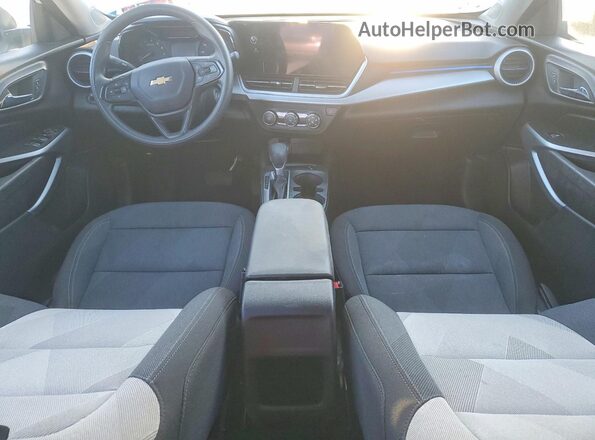 KL77LFE23RC123318 2024 CHEVROLET TRAX White Widok deski rozdzielczej