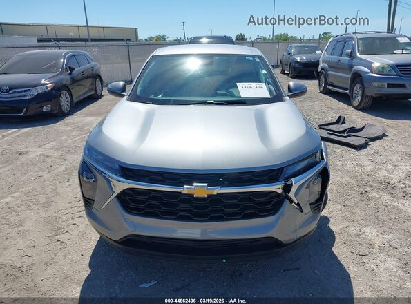 KL77LFE28RC048230 2024 CHEVROLET TRAX Серебряный Вид щитка приборов