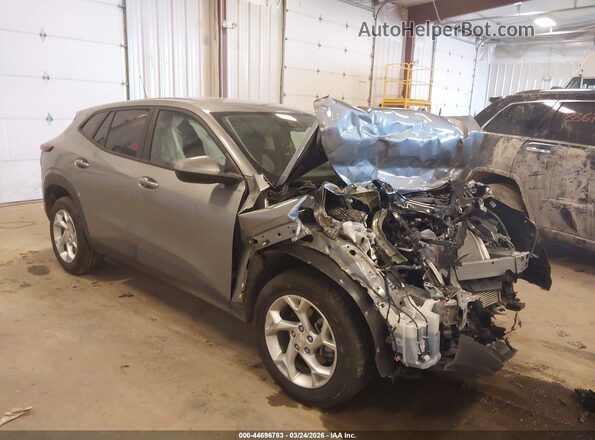 KL77LFEP1TC010129 2026 CHEVROLET TRAX Gray Front right
