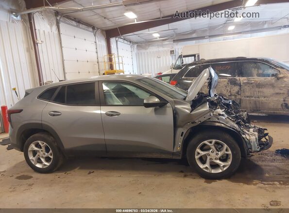 KL77LFEP1TC010129 2026 CHEVROLET TRAX Gray Rear interior view
