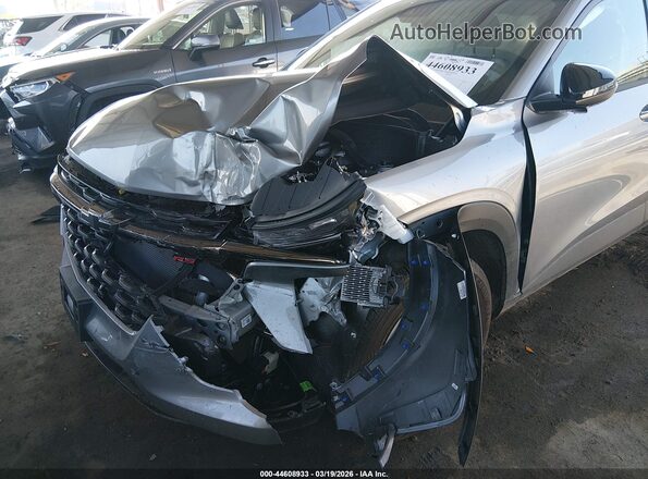 KL77LGEP7TC047384 2026 CHEVROLET TRAX Silver Front view