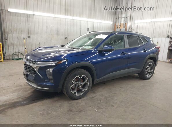 KL77LHE21RC064524 2024 CHEVROLET TRAX Синий Передняя левая четверть