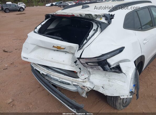 KL77LHE23RC054187 2024 CHEVROLET TRAX Белый Вид спереди