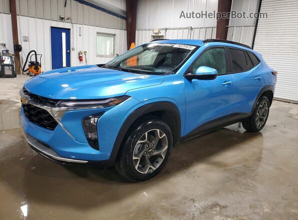 KL77LHEP1TC028528 2026 CHEVROLET TRAX Синий Передняя левая четверть