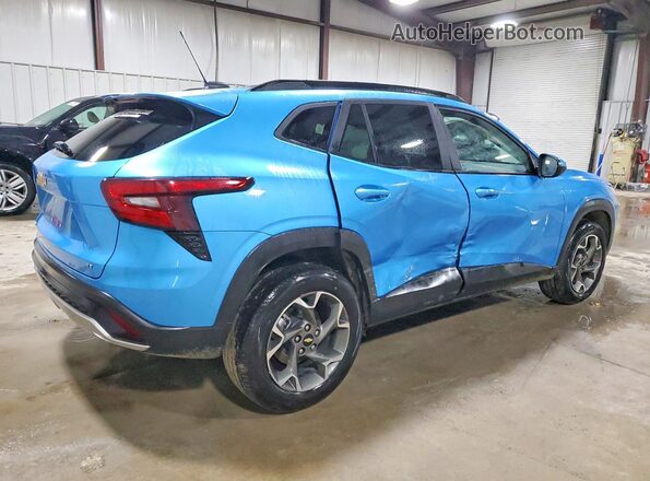 KL77LHEP1TC028528 2026 CHEVROLET TRAX Синий Задняя правая четверть