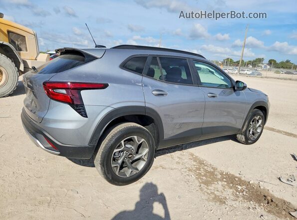 KL77LHEP3TC093669 2026 CHEVROLET TRAX Gray უკანა მარჯვენა