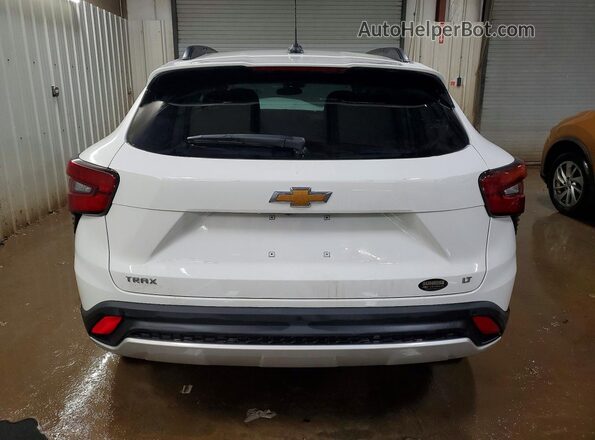 KL77LHEP6TC006198 2026 CHEVROLET TRAX White Rear view