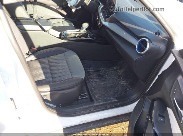 KL77LHEP8TC072591 2026 CHEVROLET TRAX White Front interior view