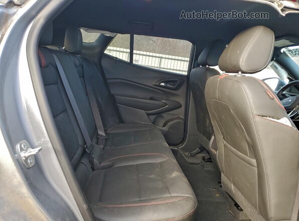 KL77LJEP1SC058389 2025 CHEVROLET TRAX Серебряный Вид задней части салона
