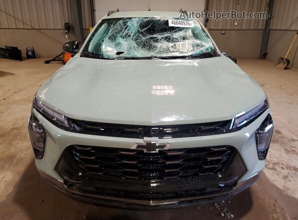 KL77LKEP3SC076351 2025 CHEVROLET TRAX Зеленый Вид спереди