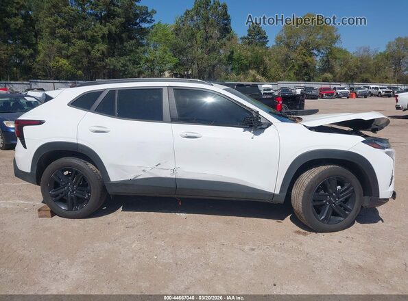KL77LKEP3SC187773 2025 CHEVROLET TRAX White Widok wnętrza z tyłu