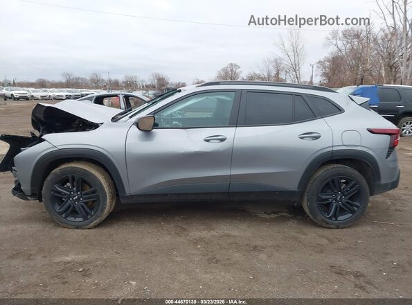 KL77LKEP7SC087823 2025 CHEVROLET TRAX Серый Вид задней части салона