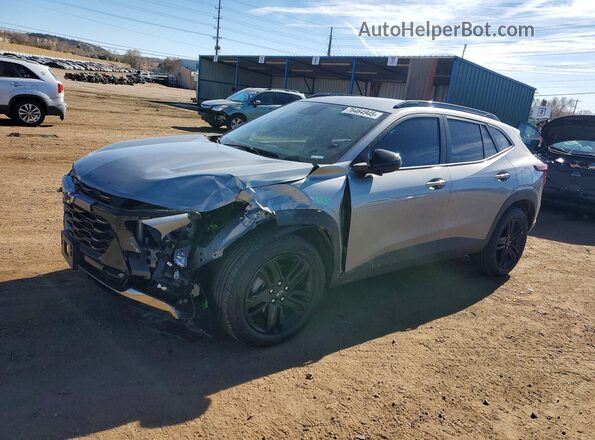 KL77LKEP7SC315190 2025 CHEVROLET TRAX Silver Przód lewy
