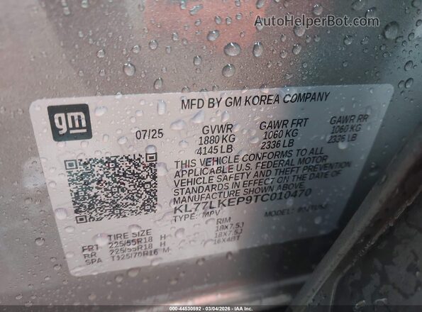 KL77LKEP9TC010470 2026 CHEVROLET TRAX Серебряный Вид подкапотного пространства