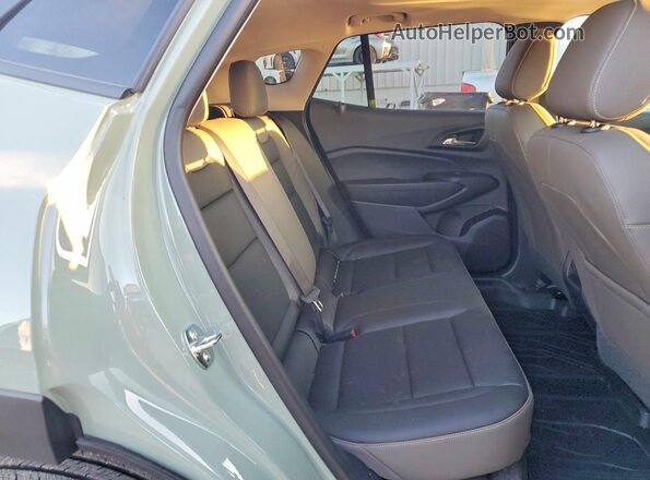 KL77LKEPXTC014284 2026 CHEVROLET TRAX Зеленый Вид задней части салона