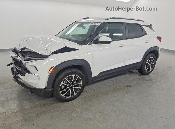 KL79MPSL0SB146558 2025 CHEVROLET TRAILBLAZER White Vista tres cuartos delantera izquierda