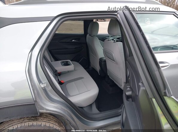 KL79MPSL8TB054793 2026 CHEVROLET TRAILBLAZER Серый Вид наклейки с VIN-кодом