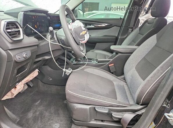 KL79MRSL2RB204868 2024 CHEVROLET TRAILBLAZER Black Widok wnętrza z przodu
