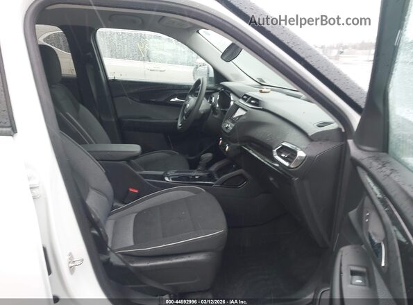 KL79MRSL8PB086578 2023 CHEVROLET TRAILBLAZER Белый Вид салона спереди