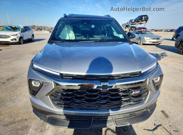 KL79MTSL9TB015235 2026 CHEVROLET TRAILBLAZER Серый Вид спереди