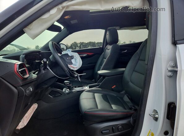 KL79MUSL3RB159460 2024 CHEVROLET TRAILBLAZER Белый Вид салона спереди