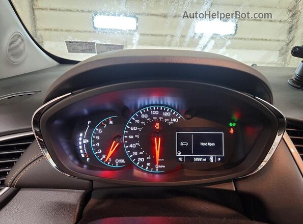 KL7CJKSB3JB590802 2018 CHEVROLET TRAX Серебряный Вид щитка приборов