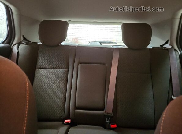 KL7CJKSB3JB590802 2018 CHEVROLET TRAX Серебряный Вид задних сидений