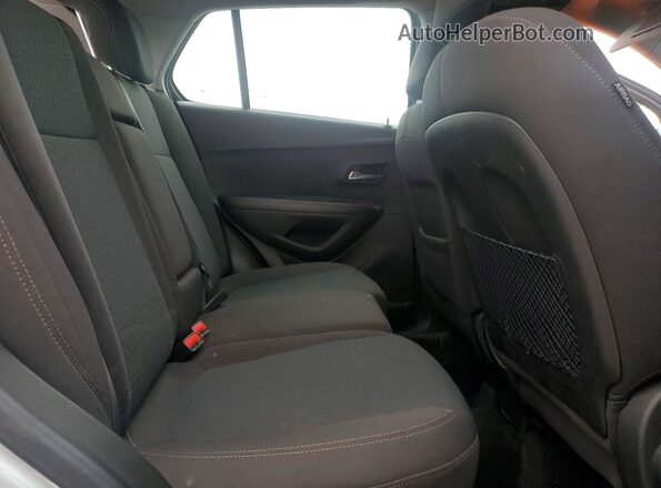 KL7CJKSB4MB318635 2021 CHEVROLET TRAX Gray Вид задньої частини салону