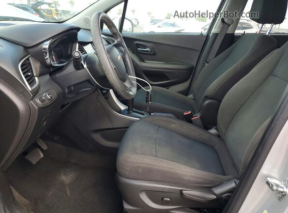 KL7CJKSBXMB334225 2021 CHEVROLET TRAX Серый Вид салона спереди