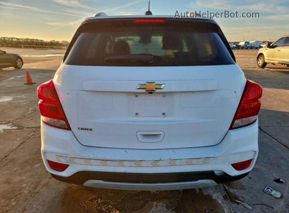 KL7CJLSB1MB310076 2021 CHEVROLET TRAX White Rear view