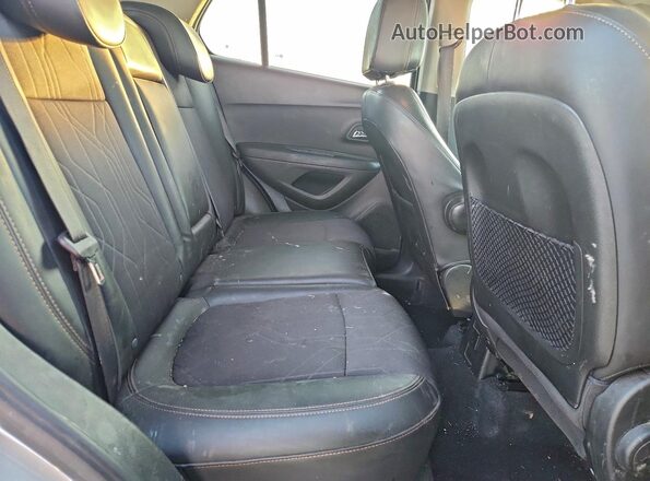 KL7CJLSB1MB310076 2021 CHEVROLET TRAX White Rear seats view