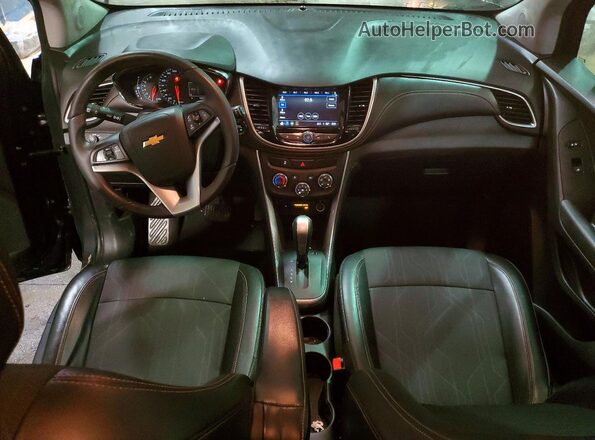 KL7CJLSB2JB617686 2018 CHEVROLET TRAX Gray Widok deski rozdzielczej
