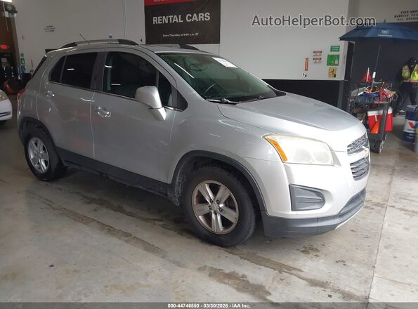 KL7CJLSB5GB520152 2016 CHEVROLET TRAX Серебряный Передняя правая четверть