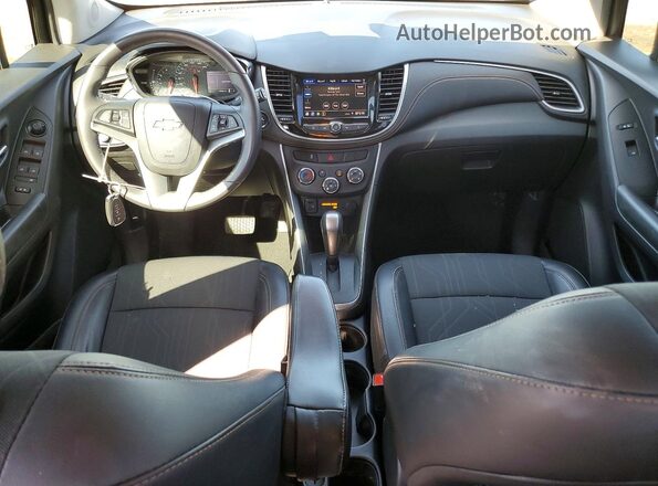 KL7CJLSB5MB355649 2021 CHEVROLET TRAX Blue Dashboard view