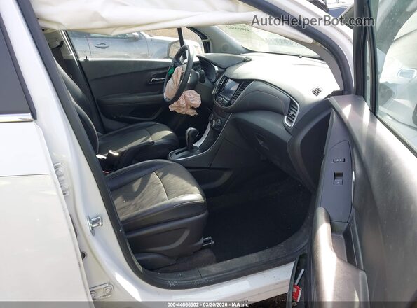KL7CJPSB0LB086059 2020 CHEVROLET TRAX White Widok wnętrza z przodu