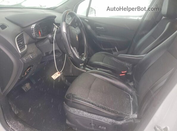KL7CJPSB2KB749923 2019 CHEVROLET TRAX Белый Вид салона спереди