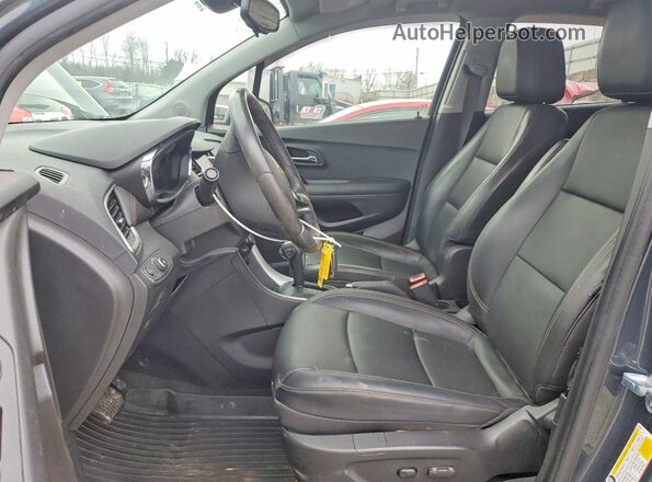 KL7CJPSB2MB358743 2021 CHEVROLET TRAX Blue Vista interior delantera
