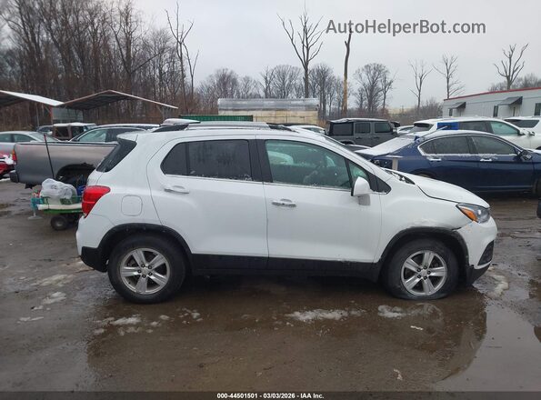 KL7CJPSB3KB828789 2019 CHEVROLET TRAX Белый Вид задней части салона