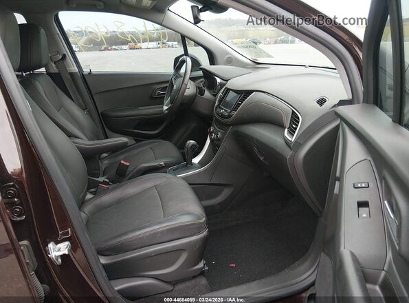 KL7CJPSM9NB530463 2022 CHEVROLET TRAX Фиолетовый Вид салона спереди