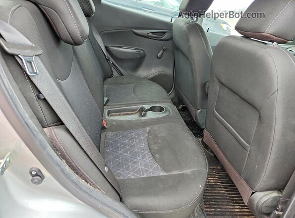 KL8CB6SA3KC815772 2019 CHEVROLET SPARK Серебряный Вид задних сидений