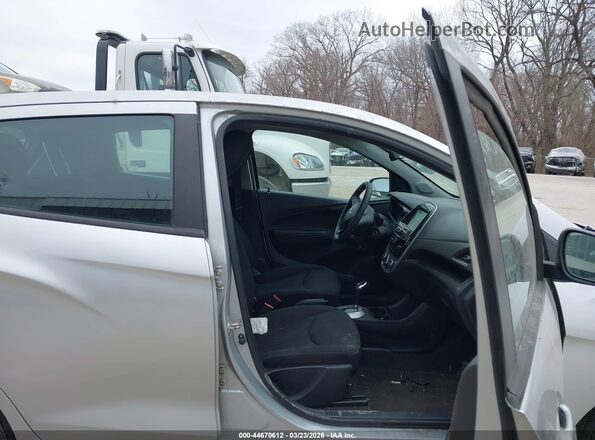 KL8CB6SA5HC786333 2017 CHEVROLET SPARK Серебряный Вид салона спереди