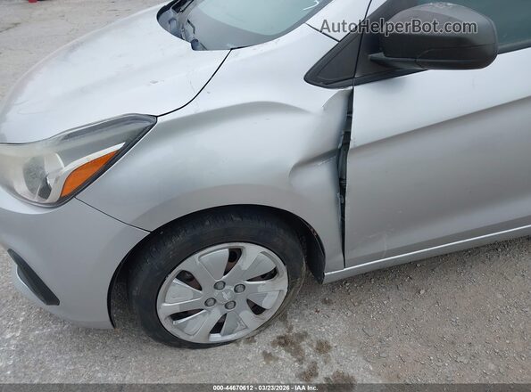 KL8CB6SA5HC786333 2017 CHEVROLET SPARK Серебряный Вид спереди