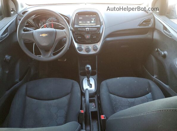 KL8CB6SA5JC420023 2018 CHEVROLET SPARK Белый Вид панели приборов